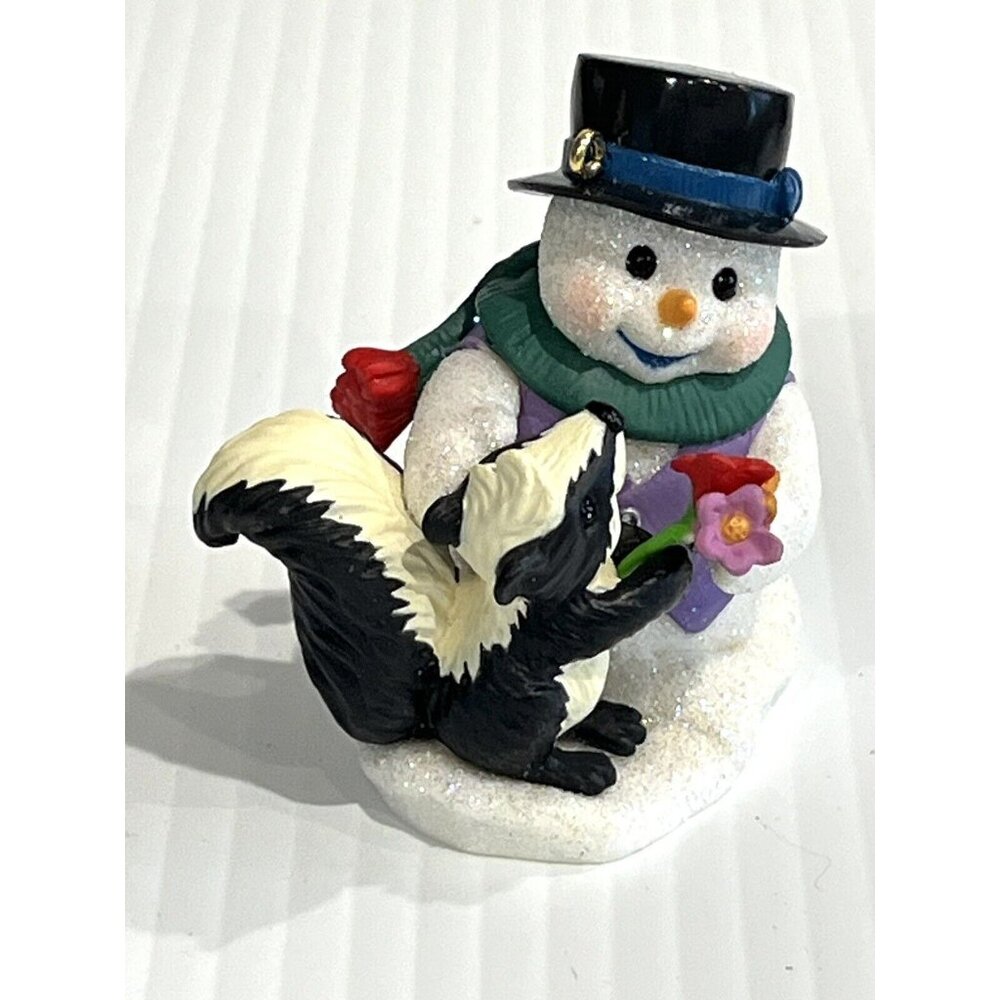 Hallmark Keepsake Ornament Snow Buddies 2006 #9 Series Snowman Skunk Figurine